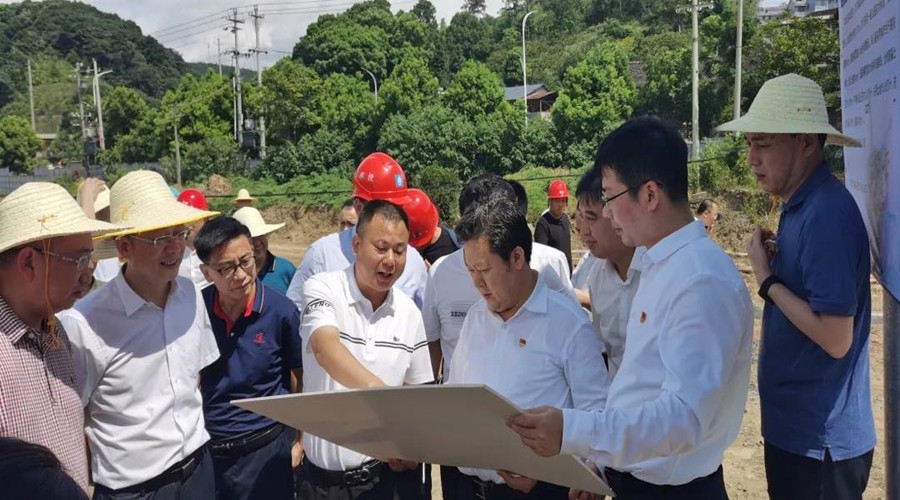 劉志仁一行到郴州汽車總站建設(shè)項(xiàng)目現(xiàn)場(chǎng)進(jìn)行調(diào)研指導(dǎo)工作